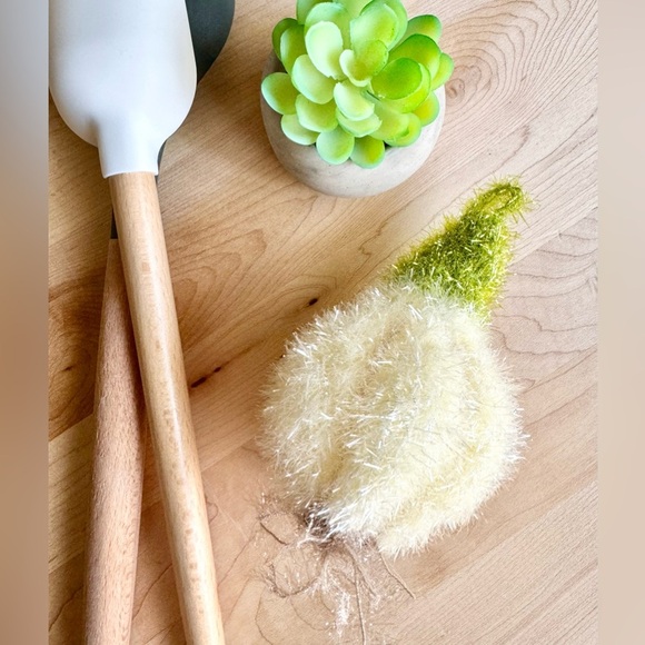 New Handmade Crochet Garlic Kitchen Dishes Pot Scrubber Cleaner Scouring Pad - Picture 5 of 5